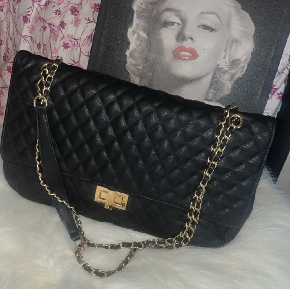 🛍️Elegant Black Quilted Chain Shoulder Bag🛍️